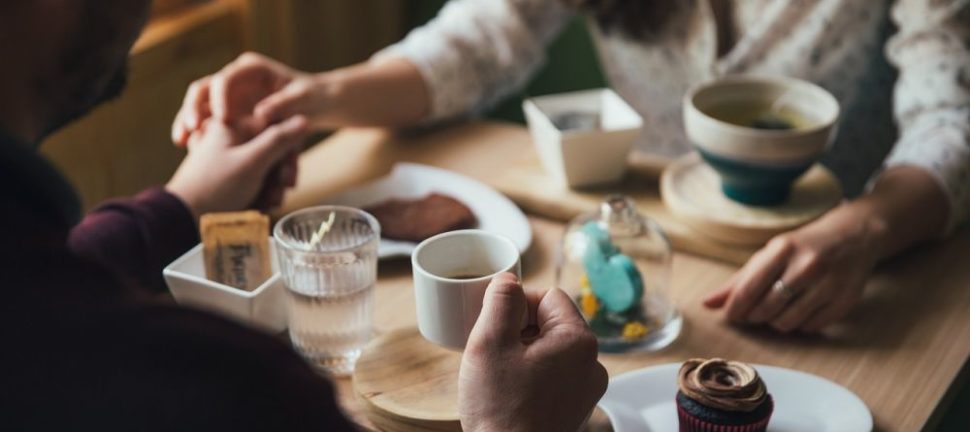 Aftensmad med familien: En tidløs tradition med historisk betydning