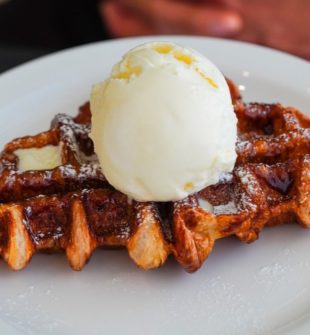 Brunch pandekager  nydelse til morgenmad og frokost